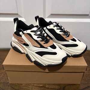 Steve Madden Black and Cream Sneakers